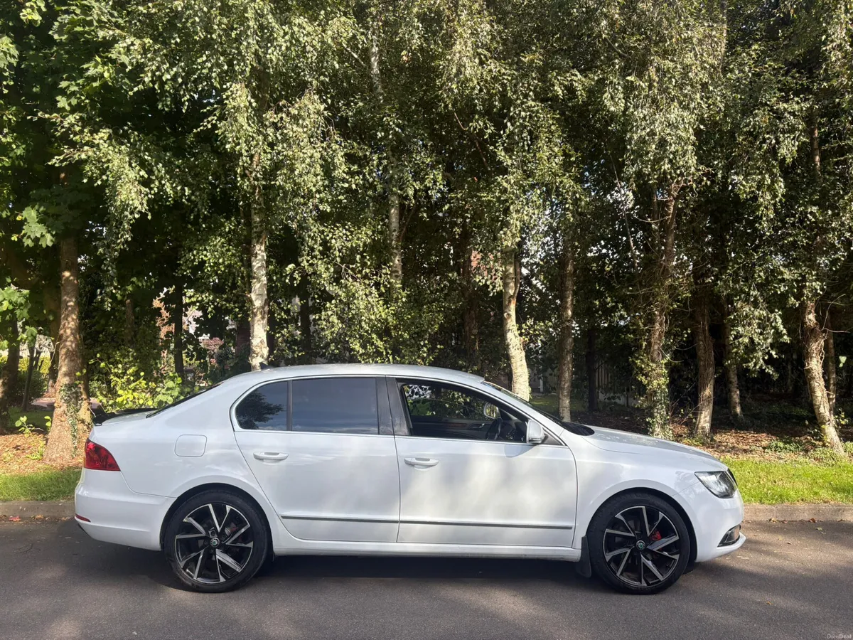 2015 Skoda Superb immaculate 1.6tdi - Image 2