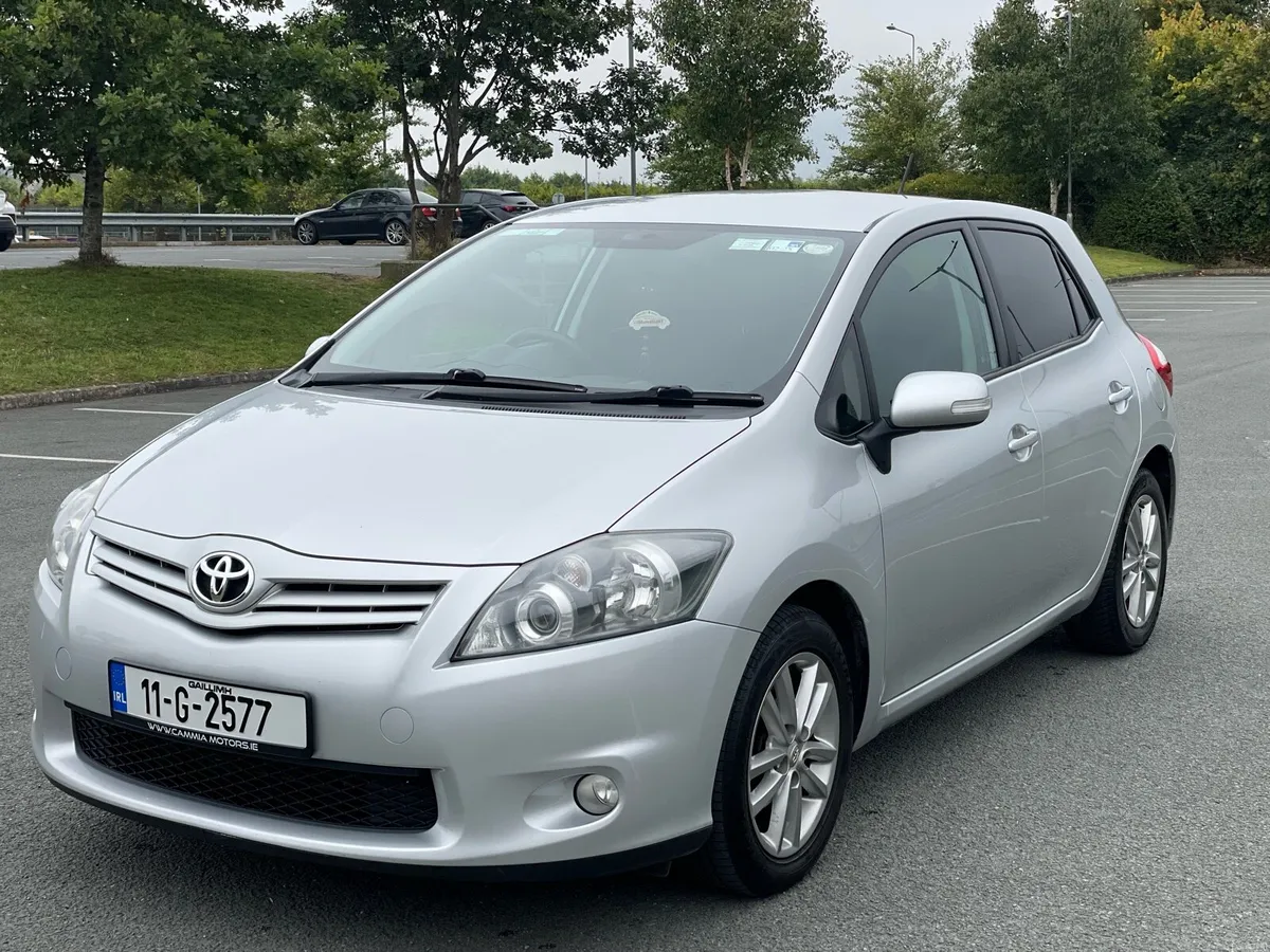 TOYOTA AURIS 1.4 Diesel AUTOMATIC - Image 2