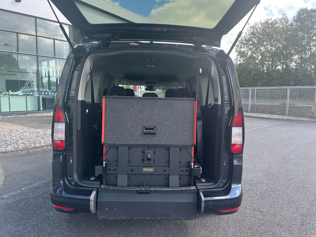 Ford Tourneo Connect Wheelchair Access Taxi Spec - Image 2