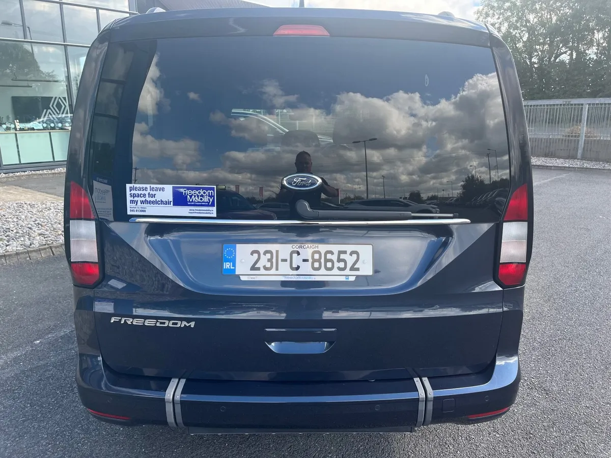 Ford Tourneo Connect Wheelchair Access Taxi Spec - Image 3