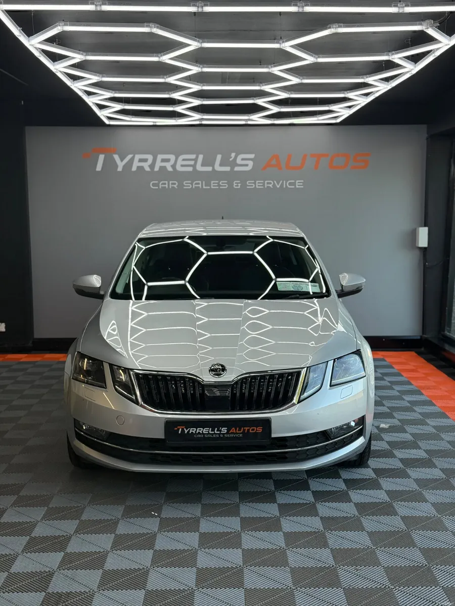 Skoda Octavia 2.0TDI DSG STYLE 2018 - Image 3