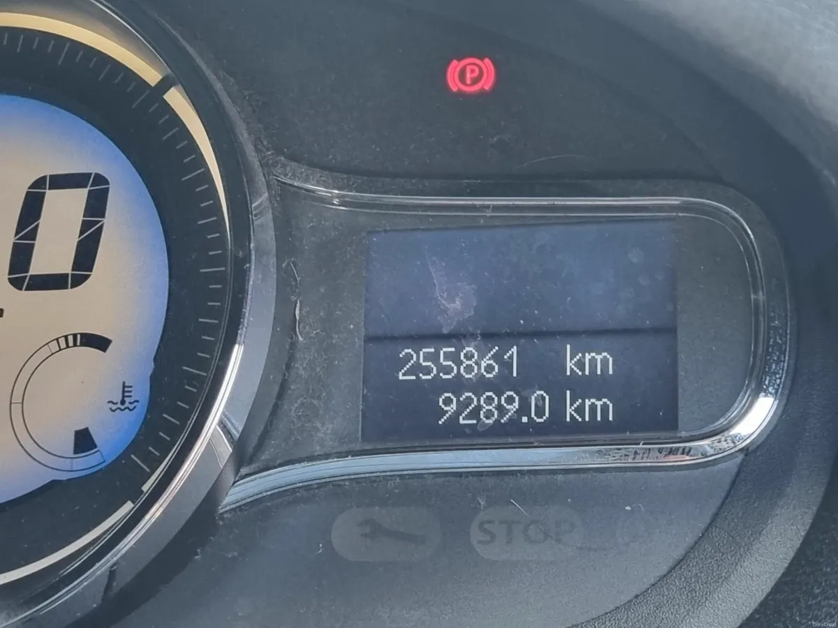 Renault Fluence 2015 - Image 3