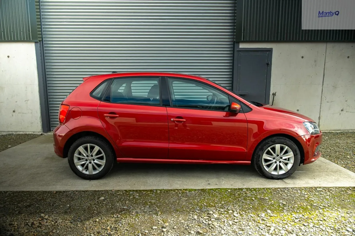 Volkswagen Polo 2016 - Image 2