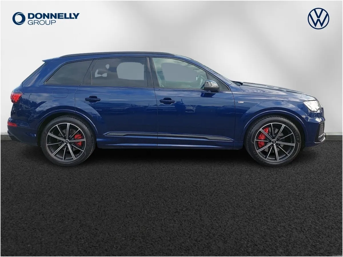 Audi Q7 Diesel Estate Black Edition - Image 4