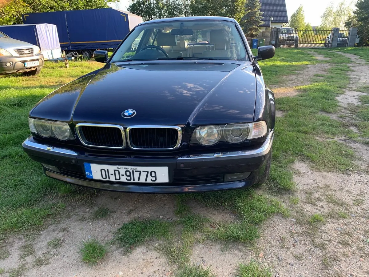 BMW 7 Series - Image 4