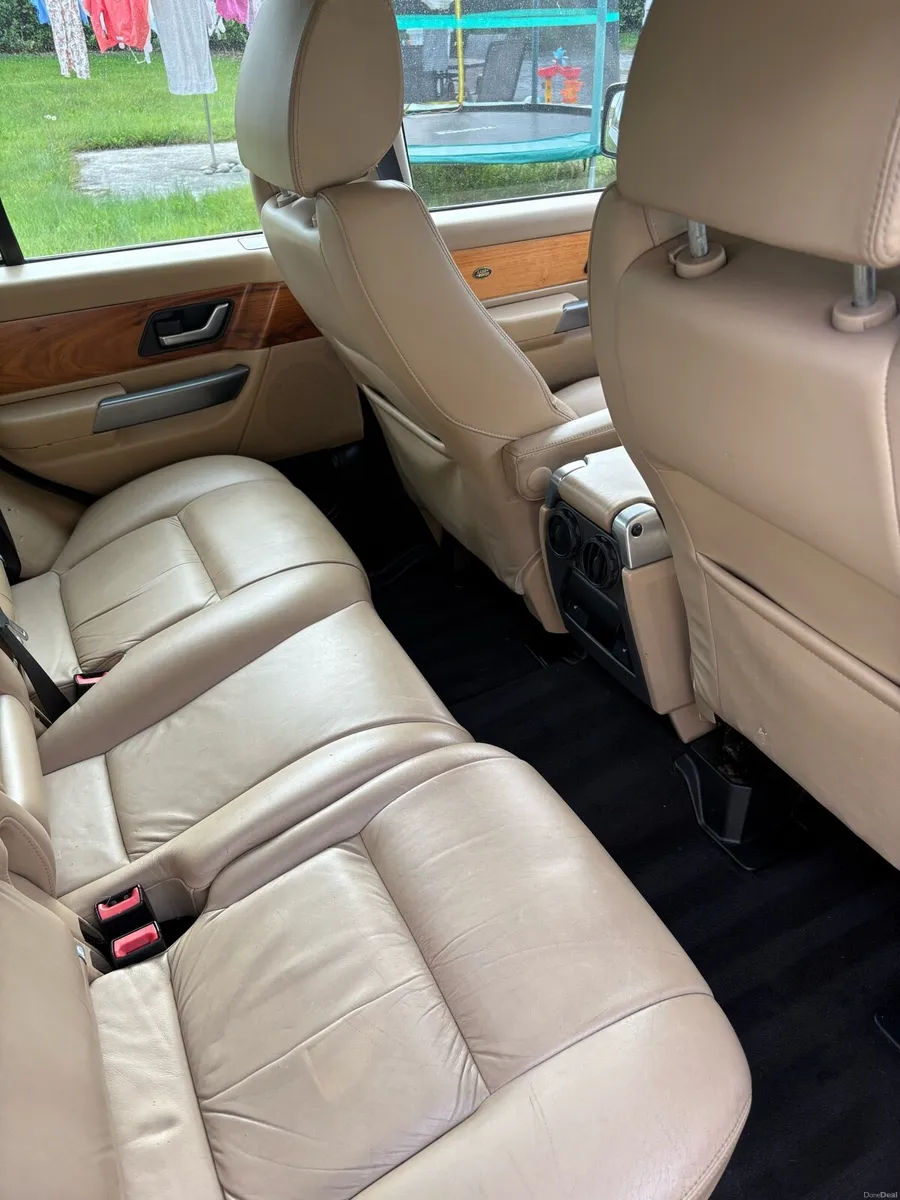 Range Rover Sport - Image 1