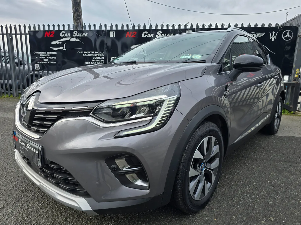 212  Renault Capture Plug in Hybrid, LOW MILES - Image 4