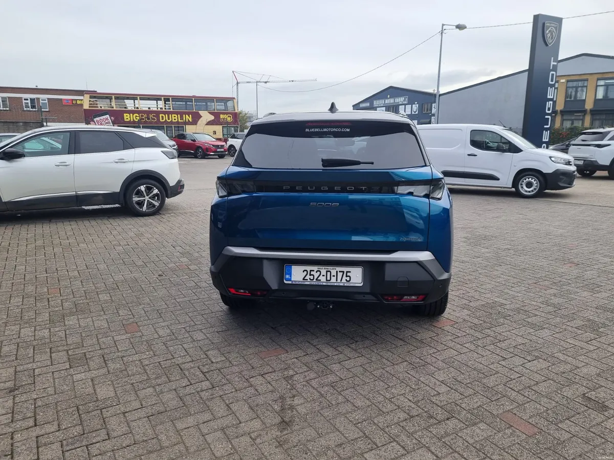 2025 Peugeot 5008 GT hybrid demo save 000's - Image 4