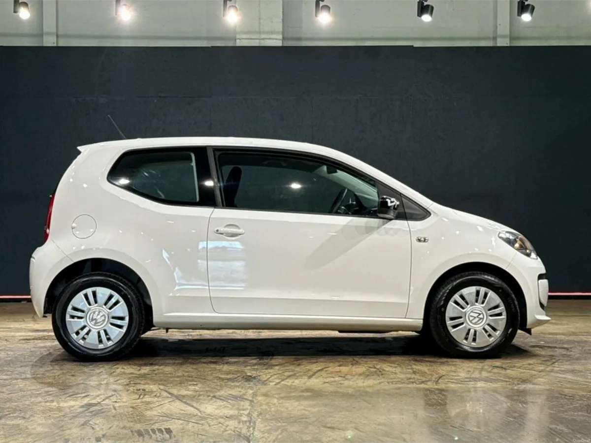 Volkswagen up! COMPACT HATCHBACK 1.0L MPI AUTOMATI - Image 3