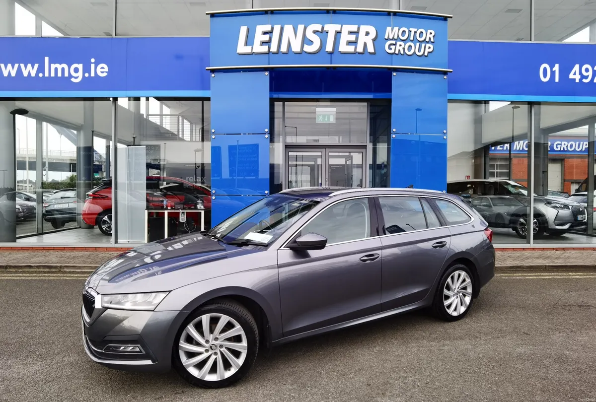 SKODA OCTAVIA 2.0TDI STYLE AUTOMATIC ESTATE - Image 1