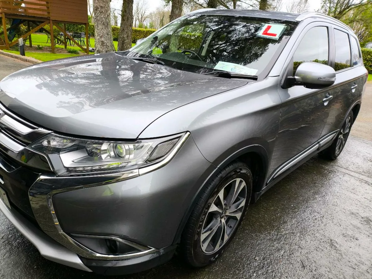 161 Mitsubishi Outlander 2.3d - Image 3
