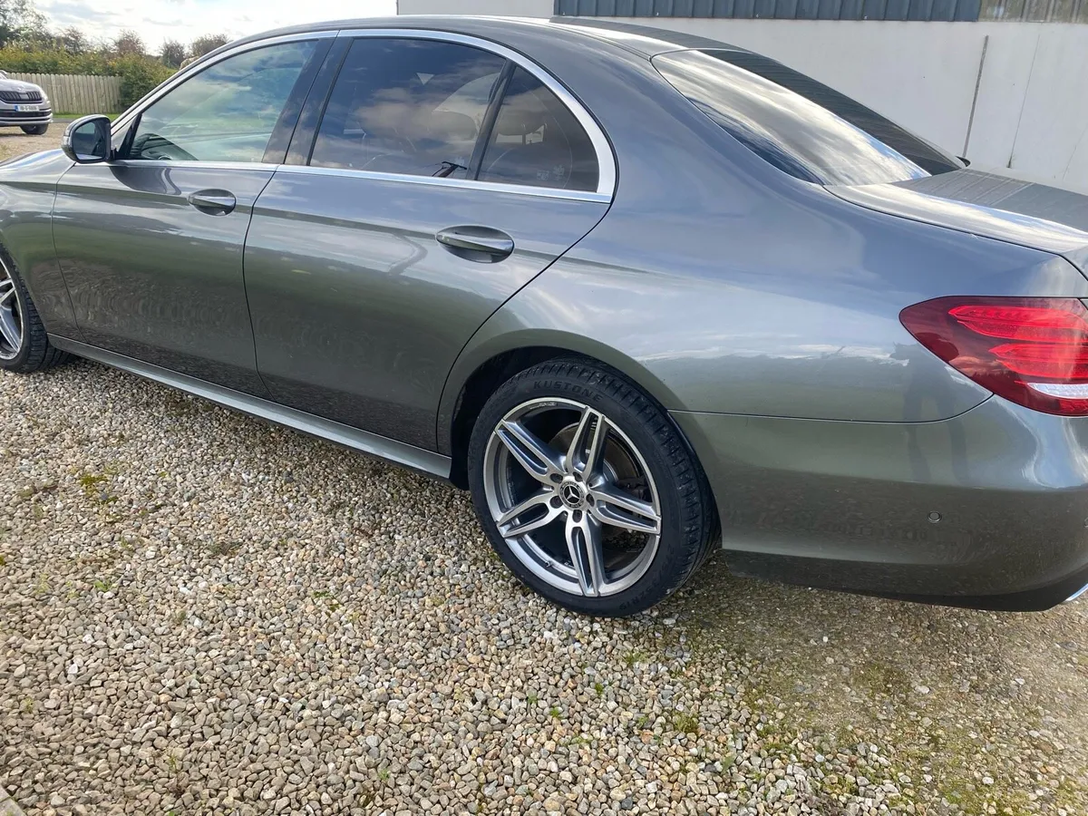 Mercedes E220 AMG Line - Image 3