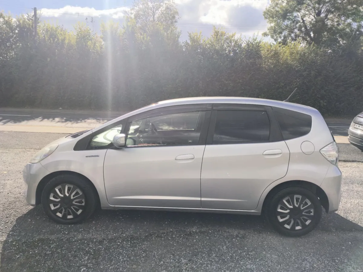 Honda Fit 2014 Automatic - Hybrid !!! - Image 4