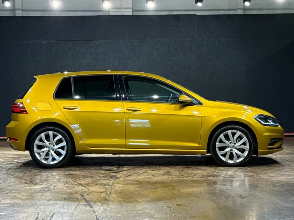 Volkswagen Golf AUTOMATIC 1.2 TSI - REVERSE CAMERA - Image 3