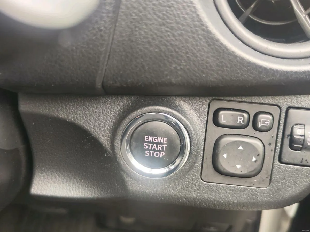 2019 192 Toyota Vitz Yaris 1.0 Auto 55k €10995 - Image 2