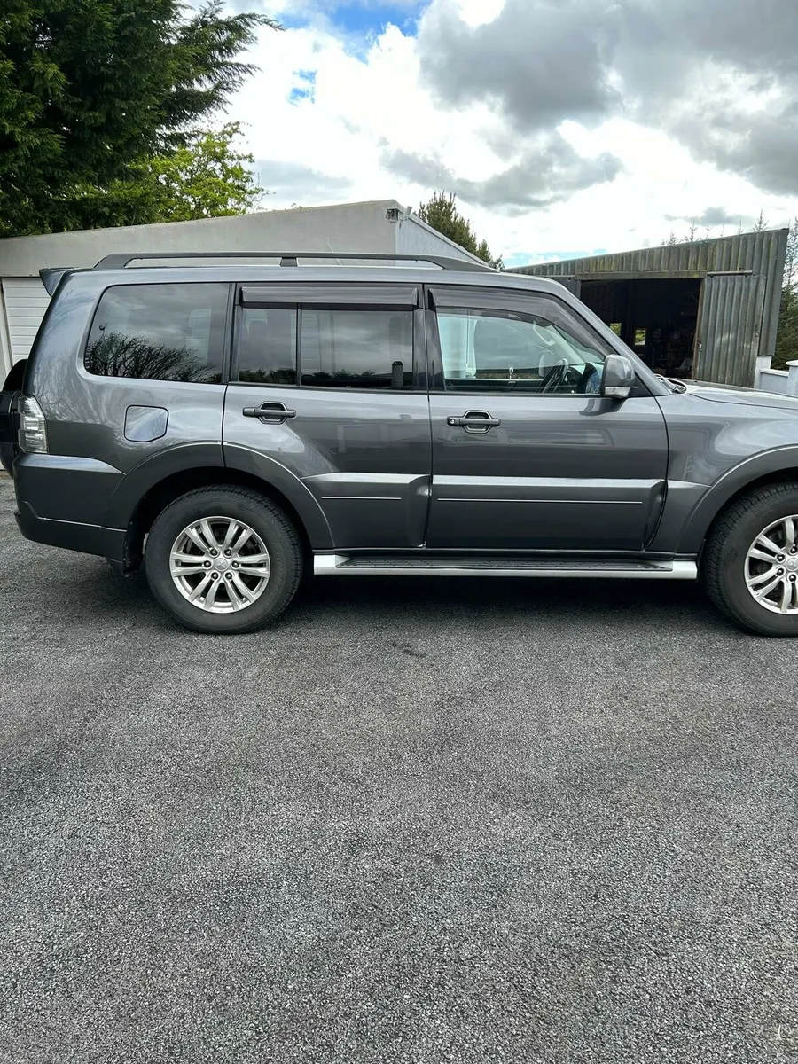 Mitaubishi Pajero Lwb 5 seat crew cab - Image 4