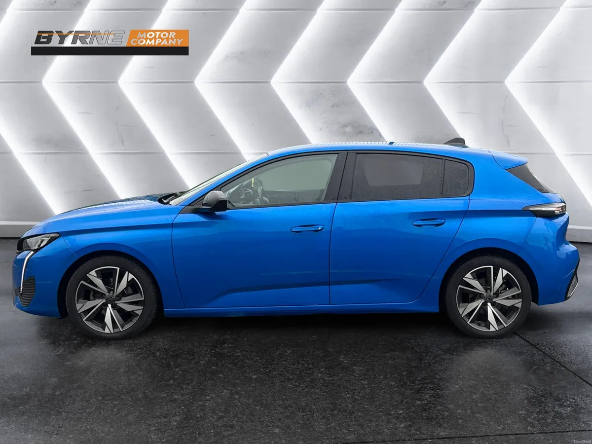 PEUGEOT 308 1.2 ALLURE AUTO, 2022 - Image 2