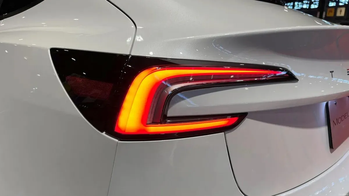 2026 Tesla Model 3 FULL TAXI READY - Image 4