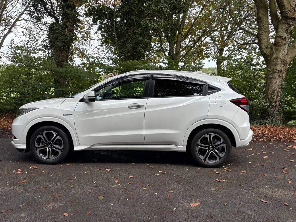 2017 Honda Vezel *LOW KMS* NCT 2027 - Image 2