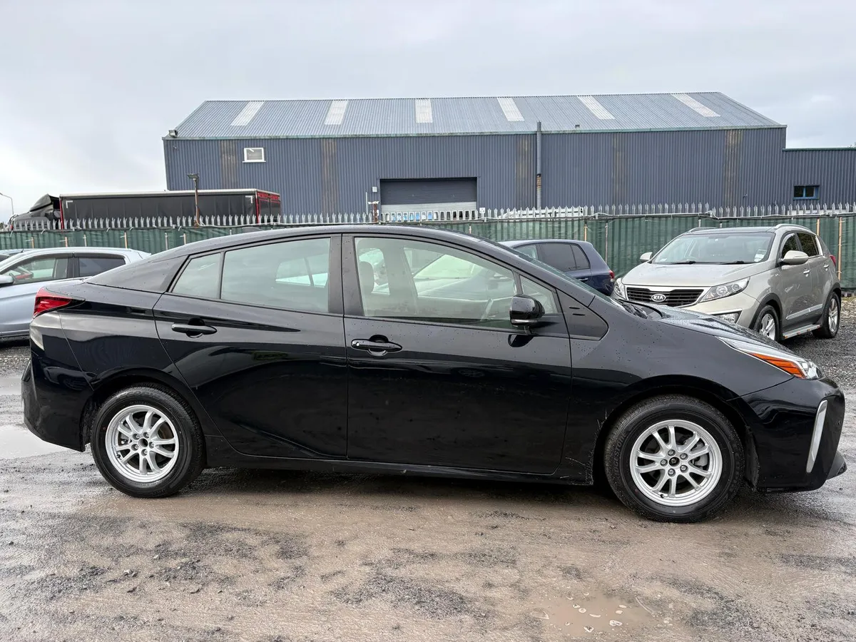 2021 Toyota Prius Self Charge Hybrid Automatic - Image 4