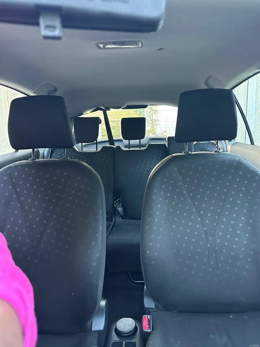 Toyota Yaris - Image 2