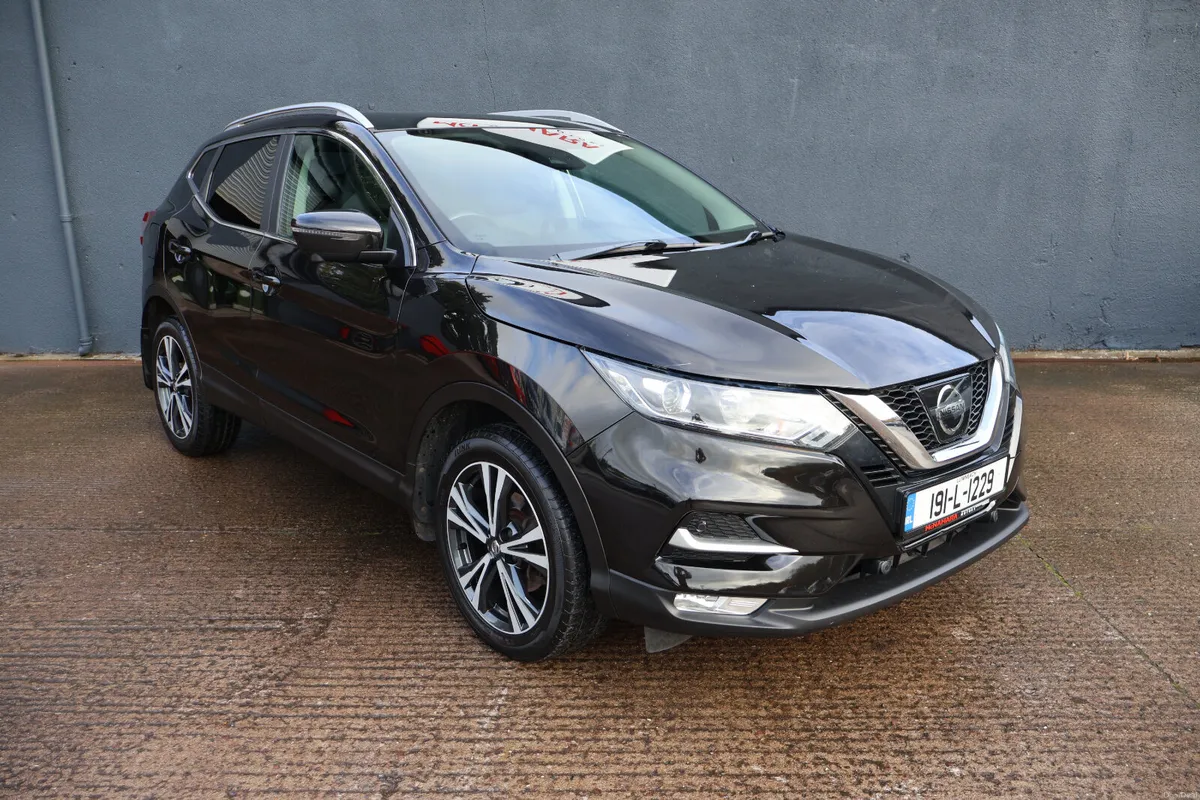 Nissan Qashqai SV Premium Low Mileage Huge Spec! - Image 3