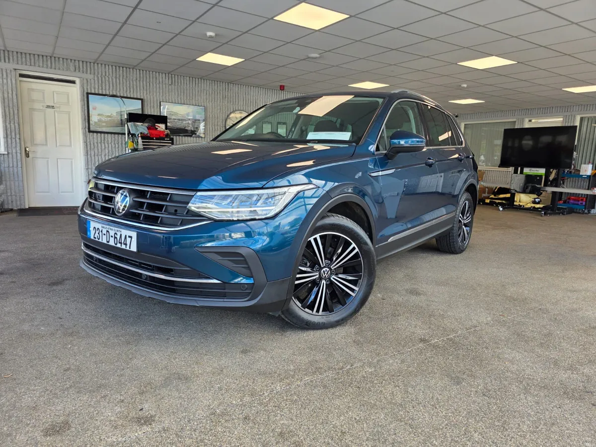 Volkswagen Tiguan Life 2.0 TDI 6 Speed 2023 - Image 1