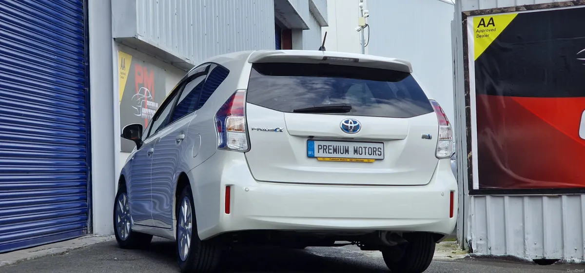 Toyota prius Alpha 7 Seater - Image 4