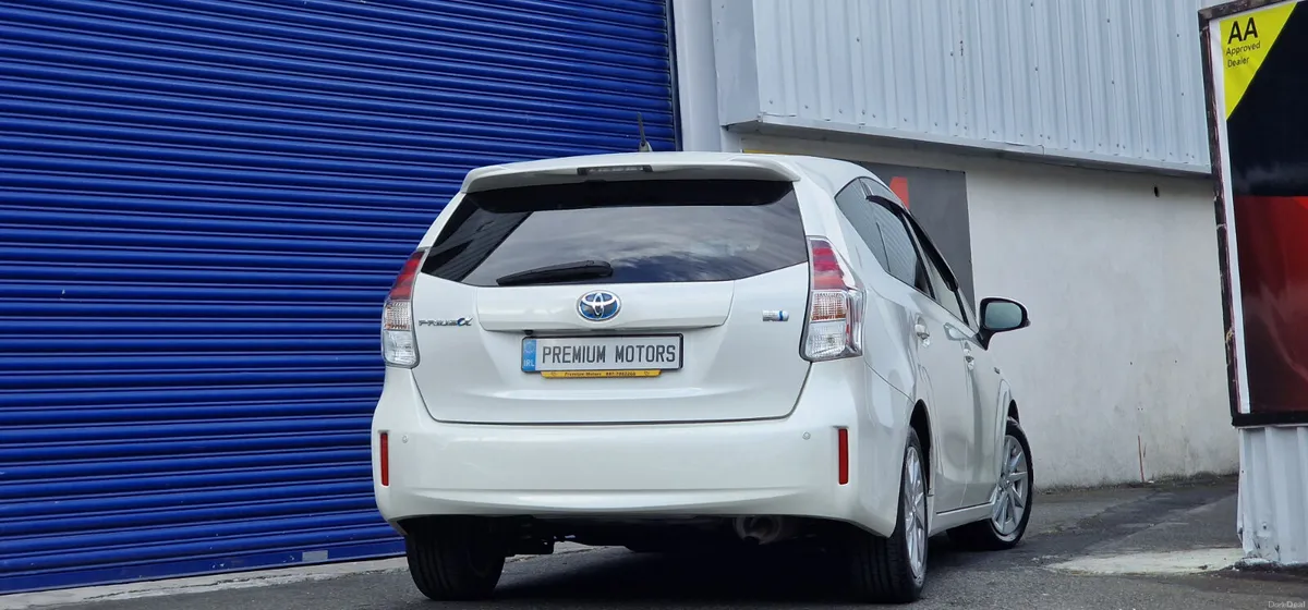 Toyota prius Alpha 7 Seater - Image 3