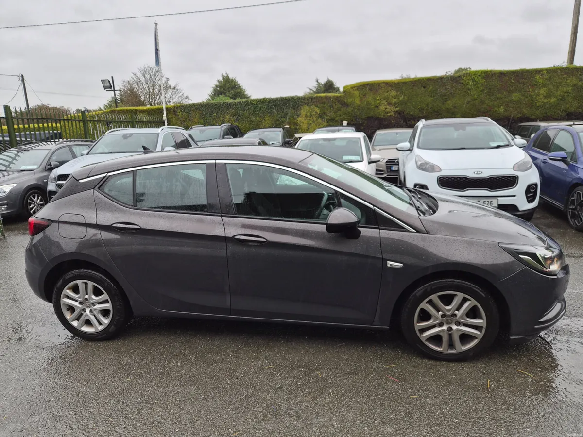 Vauxhall Astra 2016 TECH LINE Diesel - Image 3