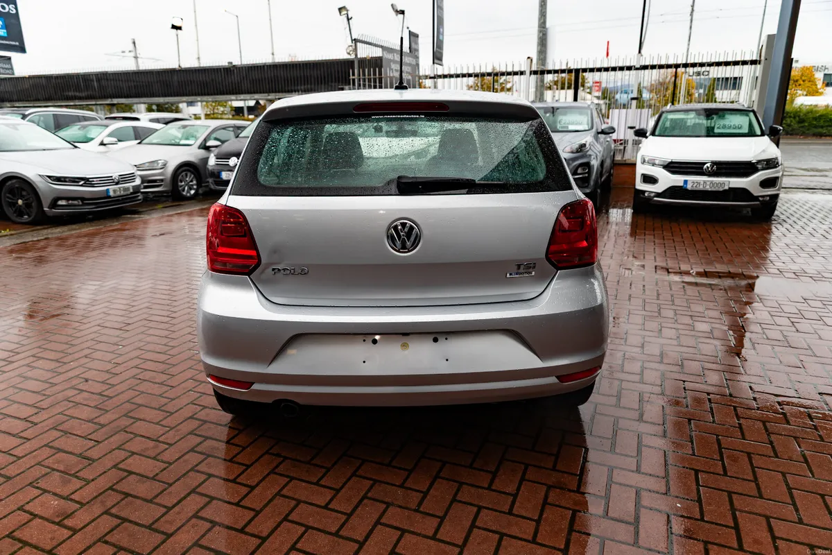 VOLKSWAGEN POLO 1.2 TSI COMFORTLINE AUTOMATIC - Image 4