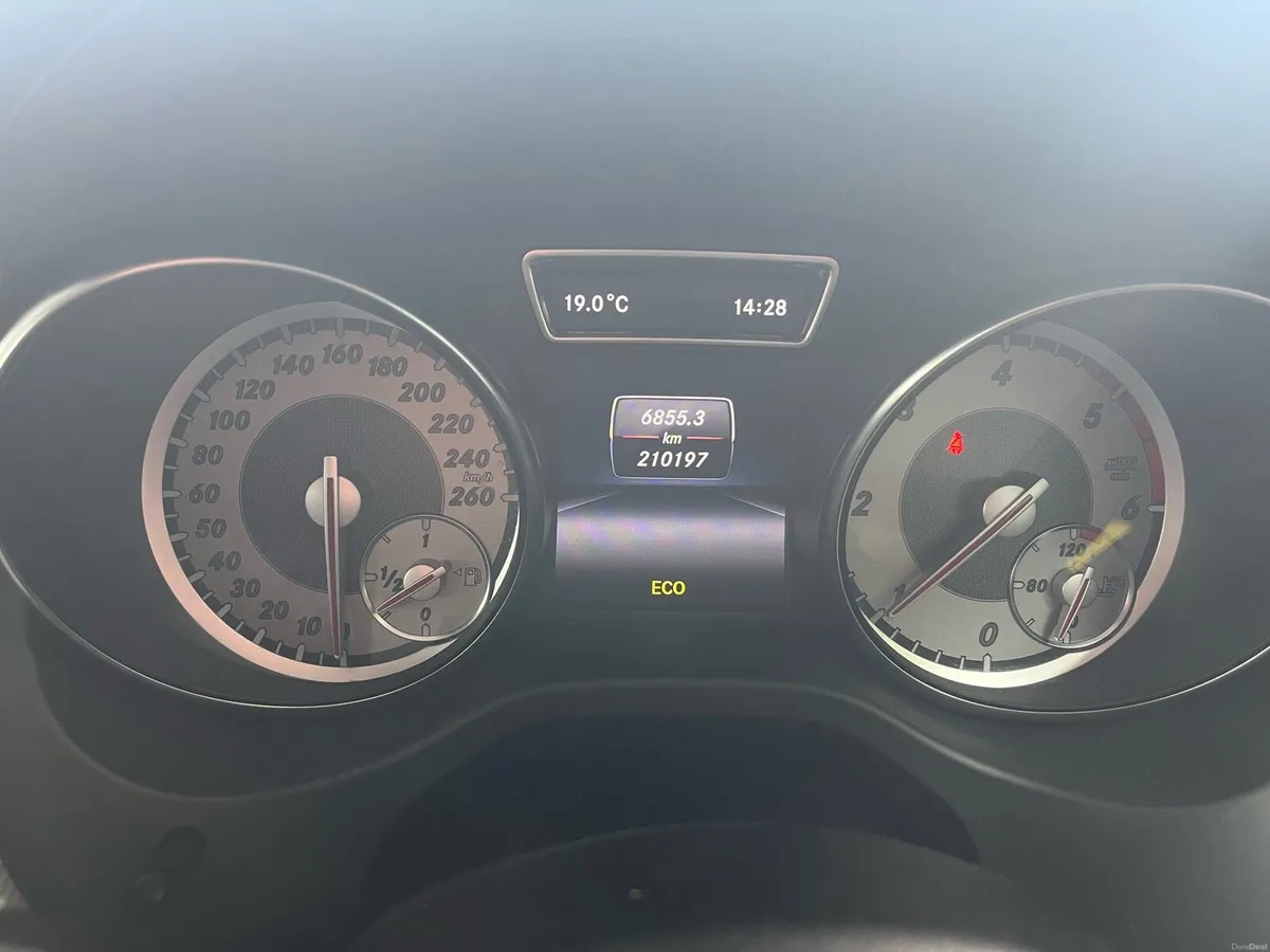 142 Mercedes Benz GLA2.1 cdi urban , new NCT TODAY - Image 6