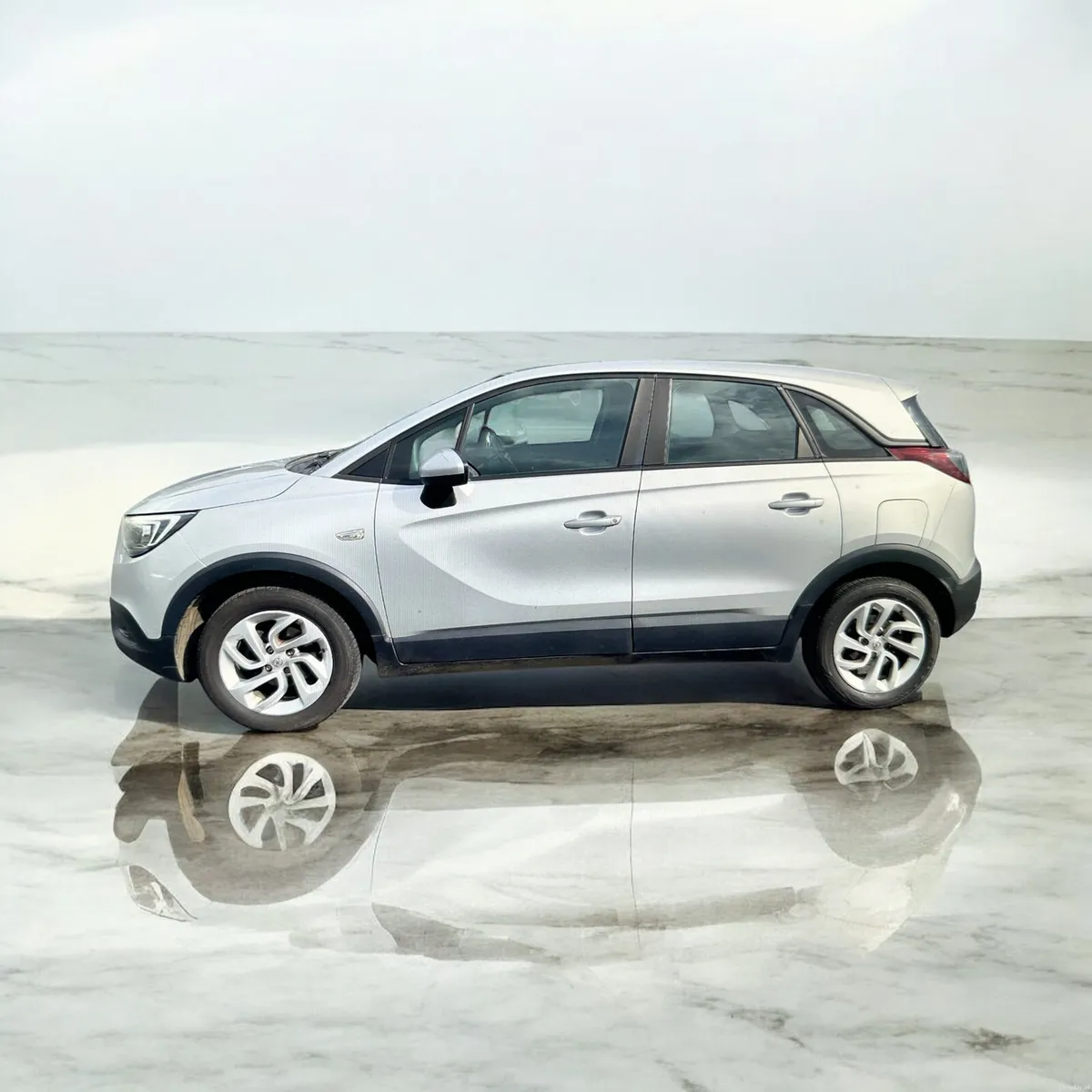 2018 Opel Crossland X .6CDTi Low Mileage - Image 2