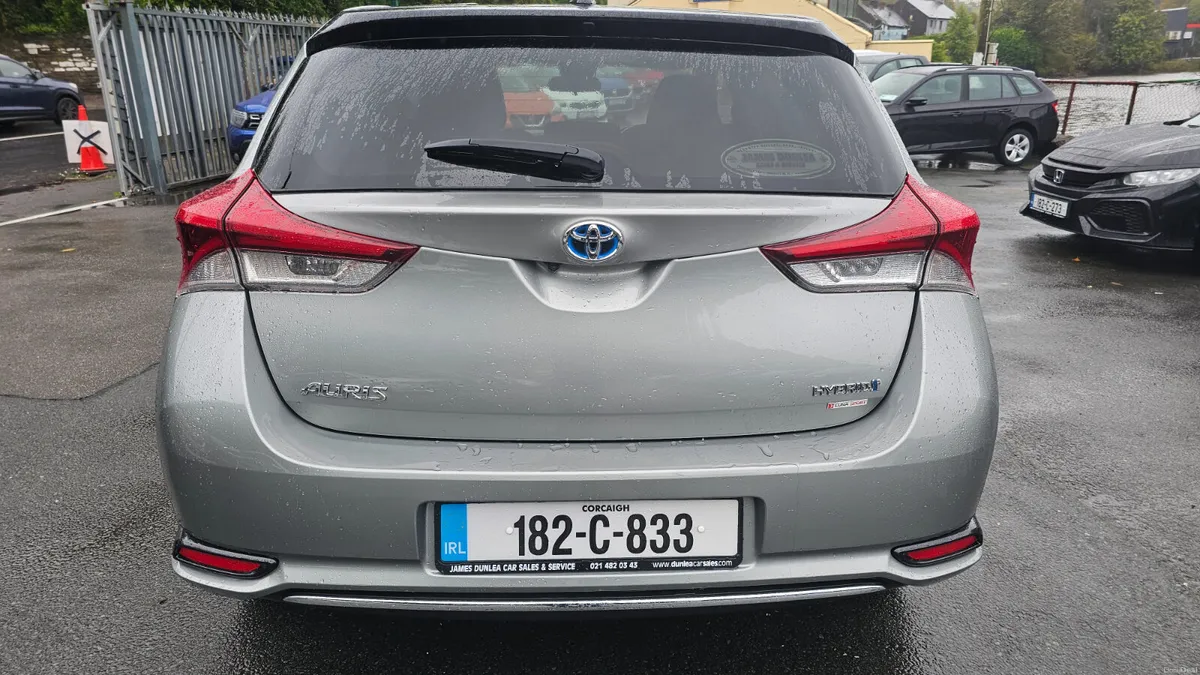 Toyota Auris 2018 Hybrid LUNA  SPORT - Image 4