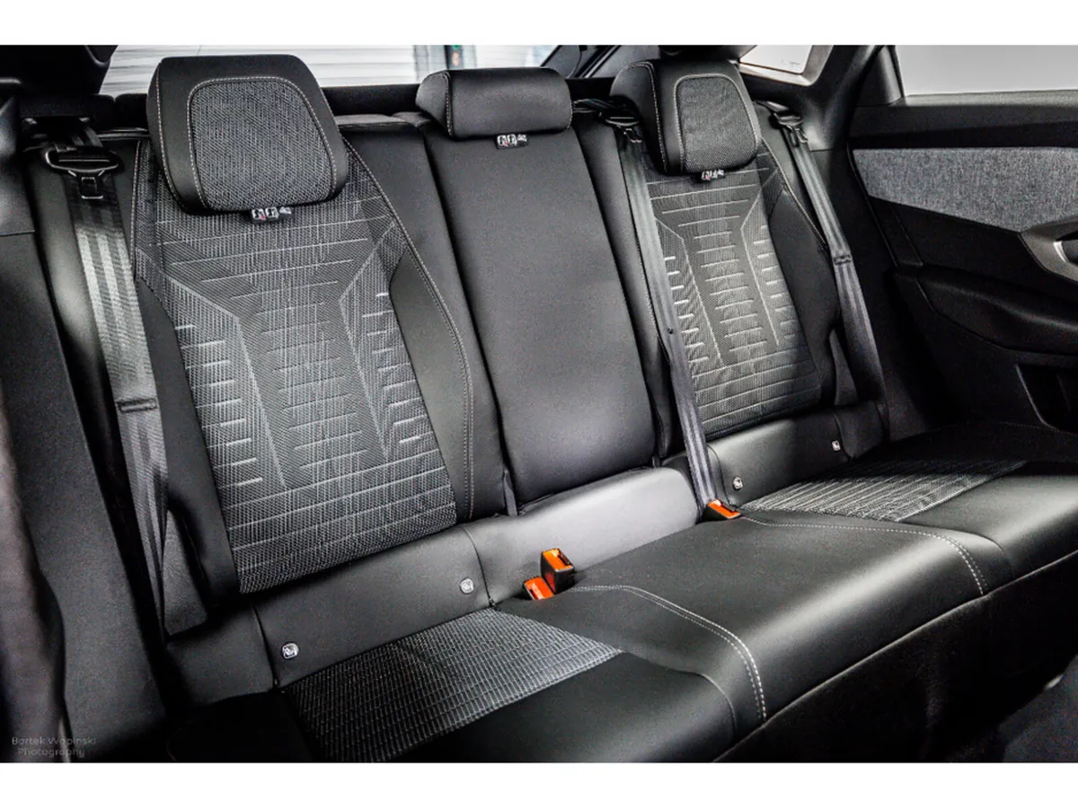 Peugeot 3008 Allure HYBRID Auto 145HP - Image 4