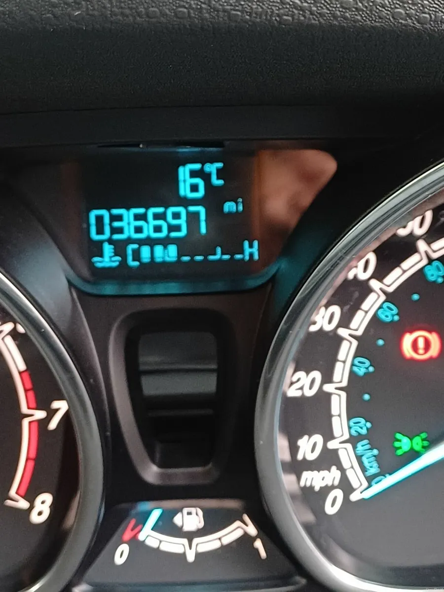 Ford Fiesta 2015 - Image 2