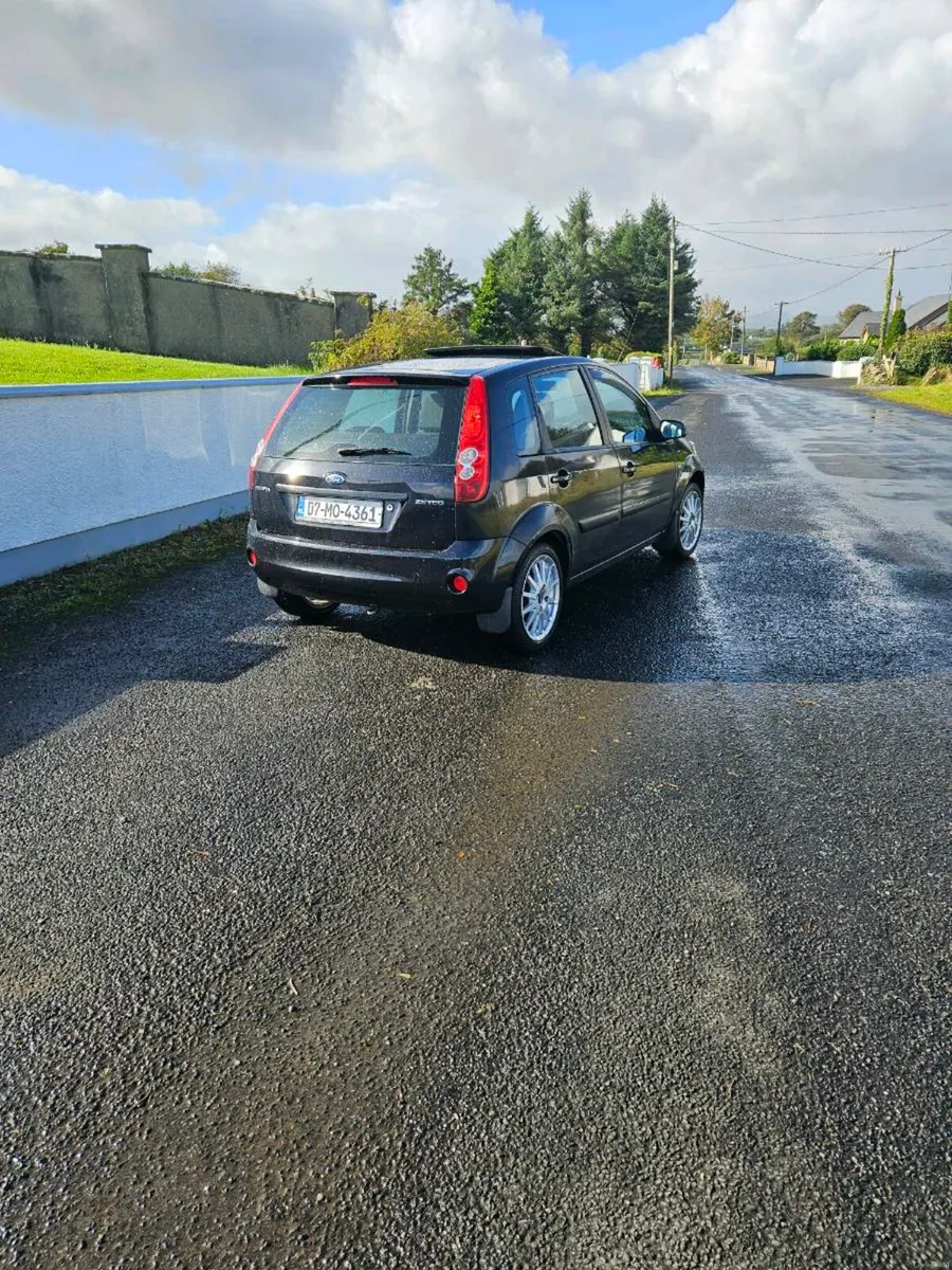 Ford fiesta - Image 4