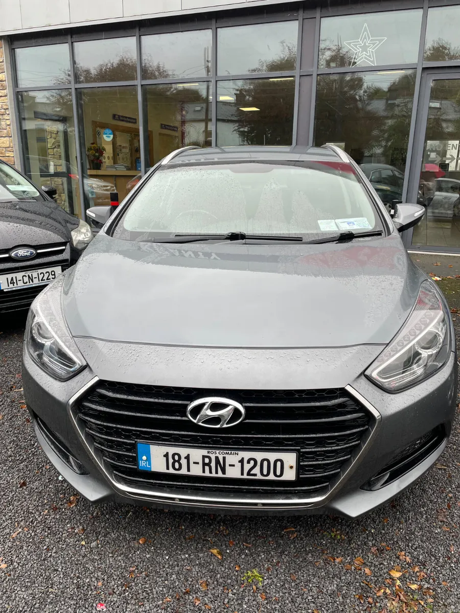 Hyundai i40 2018 - STUNNING CAR, AS NEW IN & OUT - Image 2