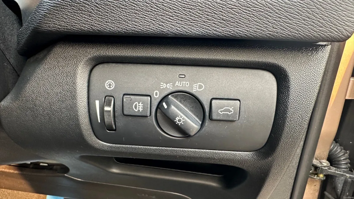 Volvo V40 Cross Country | Auto | 72k km - Image 6