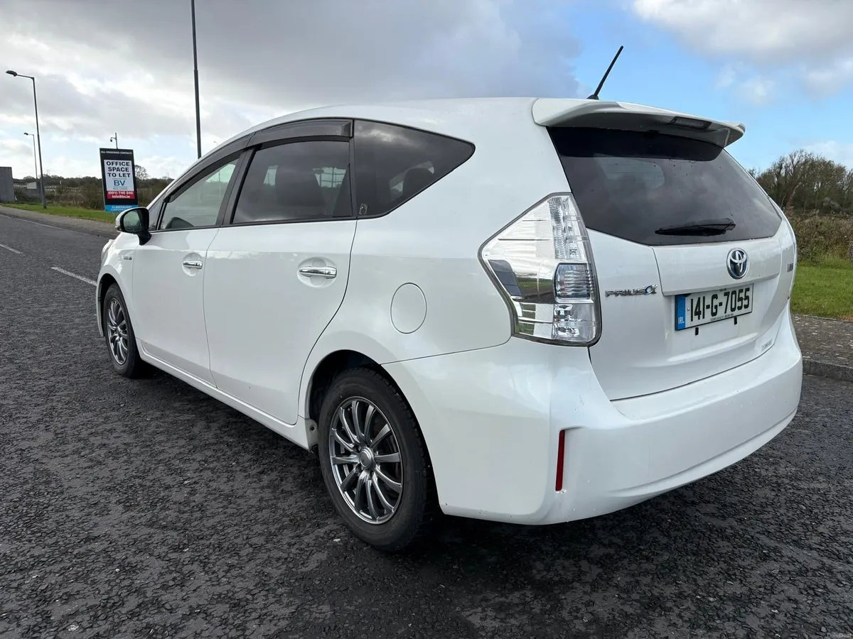 2014 TOYOTA PRIUS ALPHA 1.8 PETROL/HYBRID AUT - Image 4