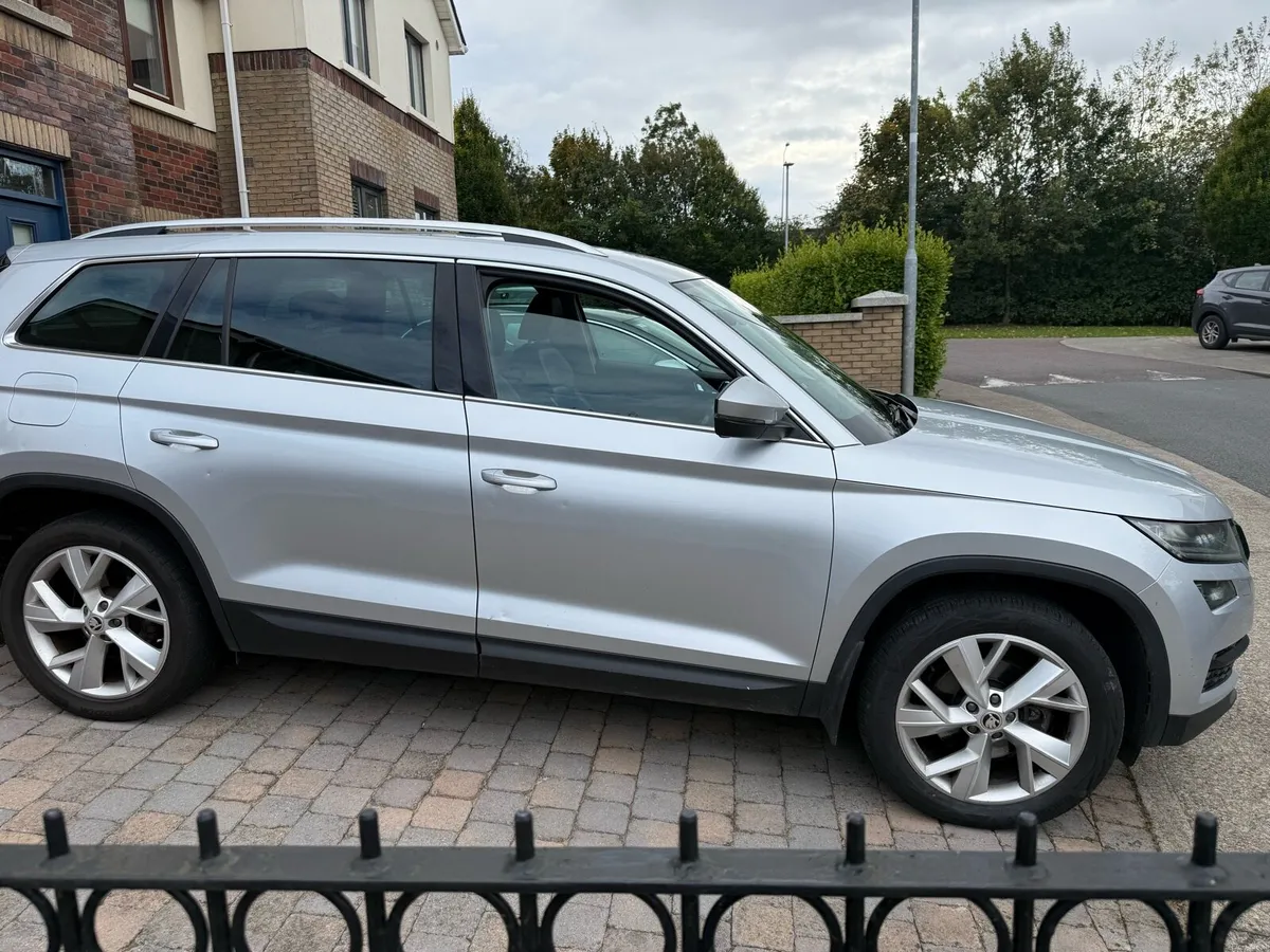 7 SEAT STYLE AUTOMATIC NEW NCT 1 OWNER - Image 2