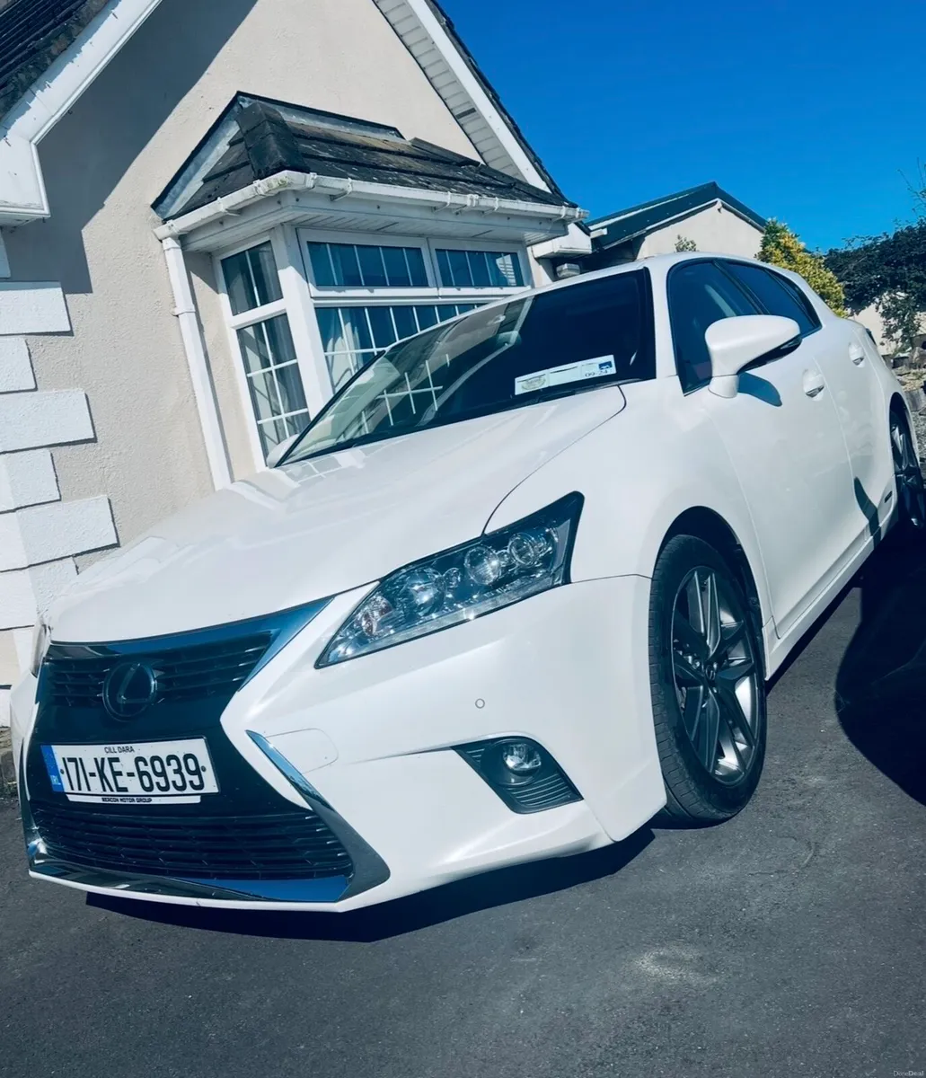 2017 Lexus Ct200h pearl white F sport - Image 3
