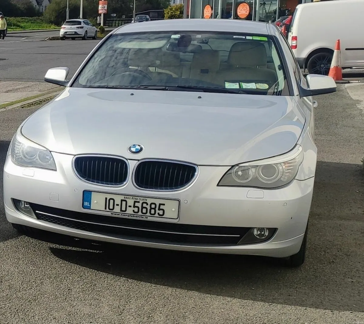 BMW 5-Series 2010 - Image 5