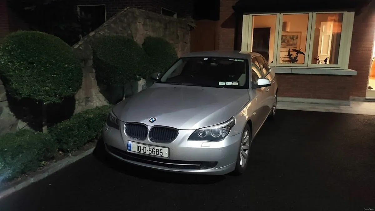 BMW 5-Series 2010 - Image 1