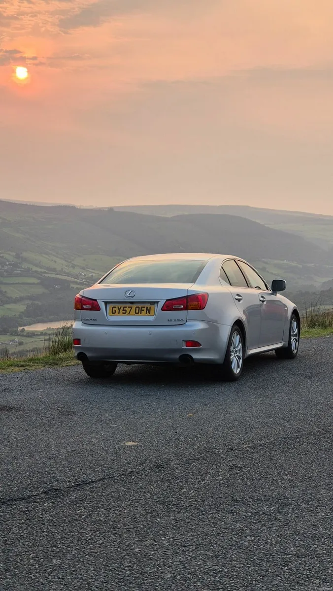 Lexus IS250 - Image 1