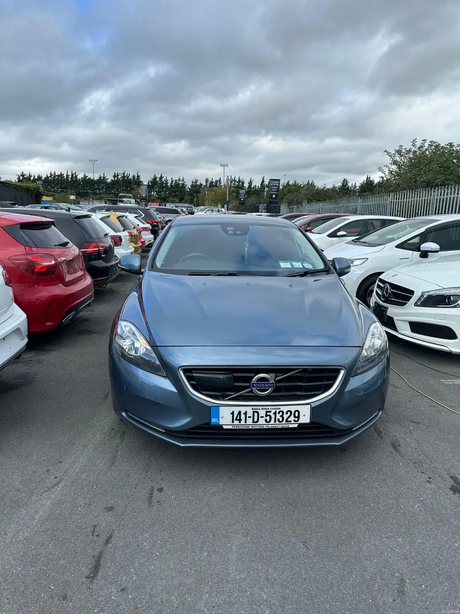 Volvo V40 2014 - Image 2