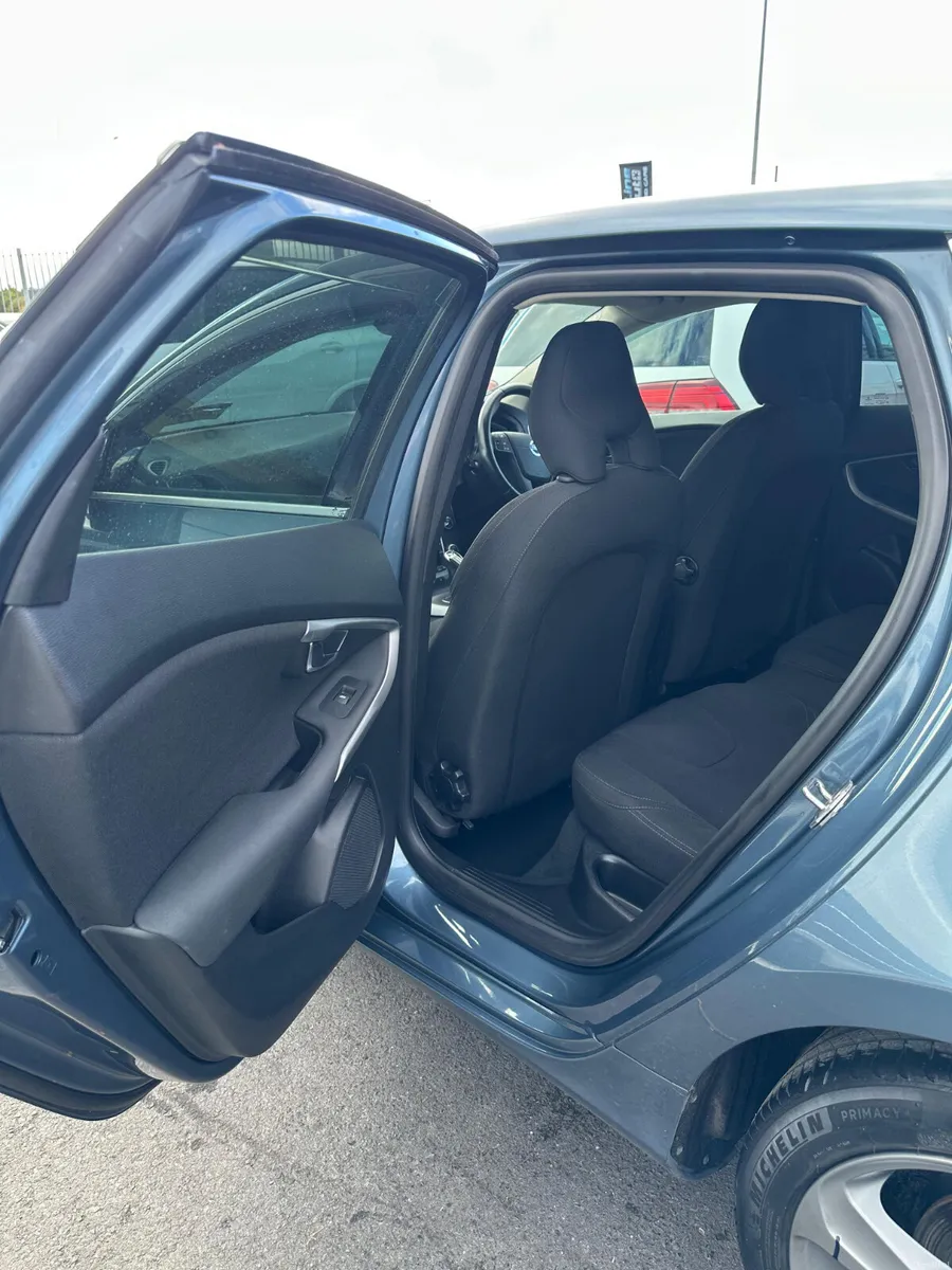 Volvo V40 2014 - Image 5