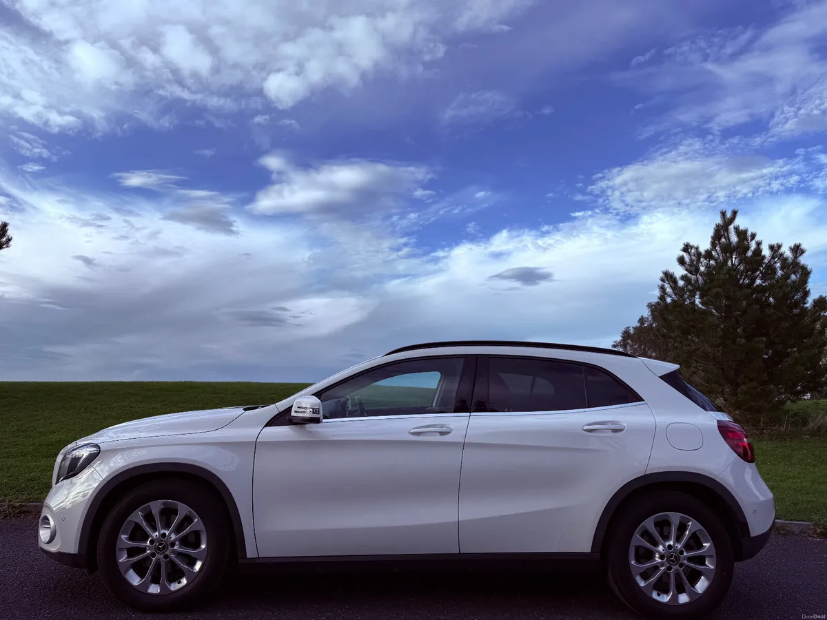 2017 Mercedes GLA180 Style - Image 4