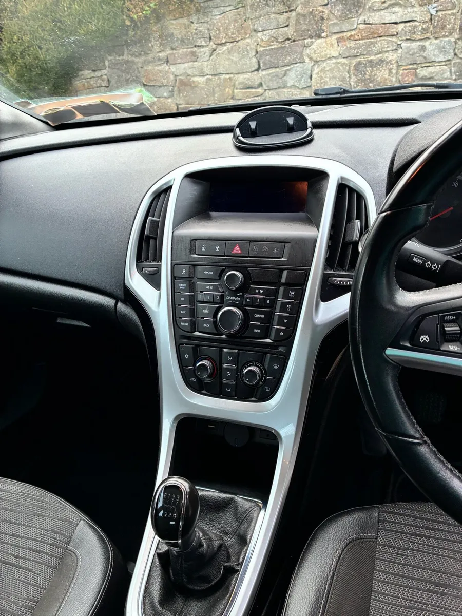 151 Opel Astra / NCT Jul2026 - Image 4