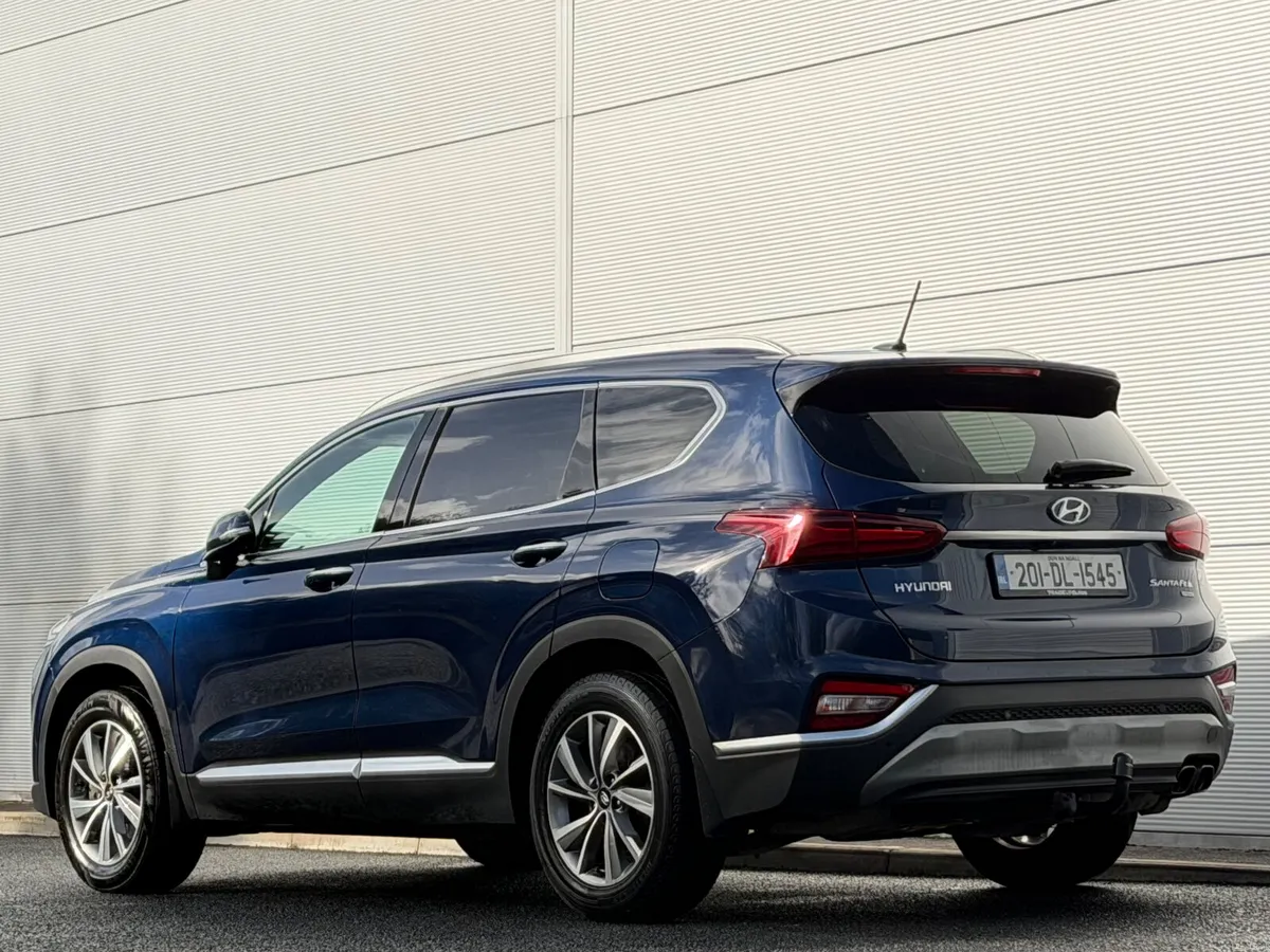Santa Fe *7seater 2.2 CRDi 4WD Executive Plus - Image 2